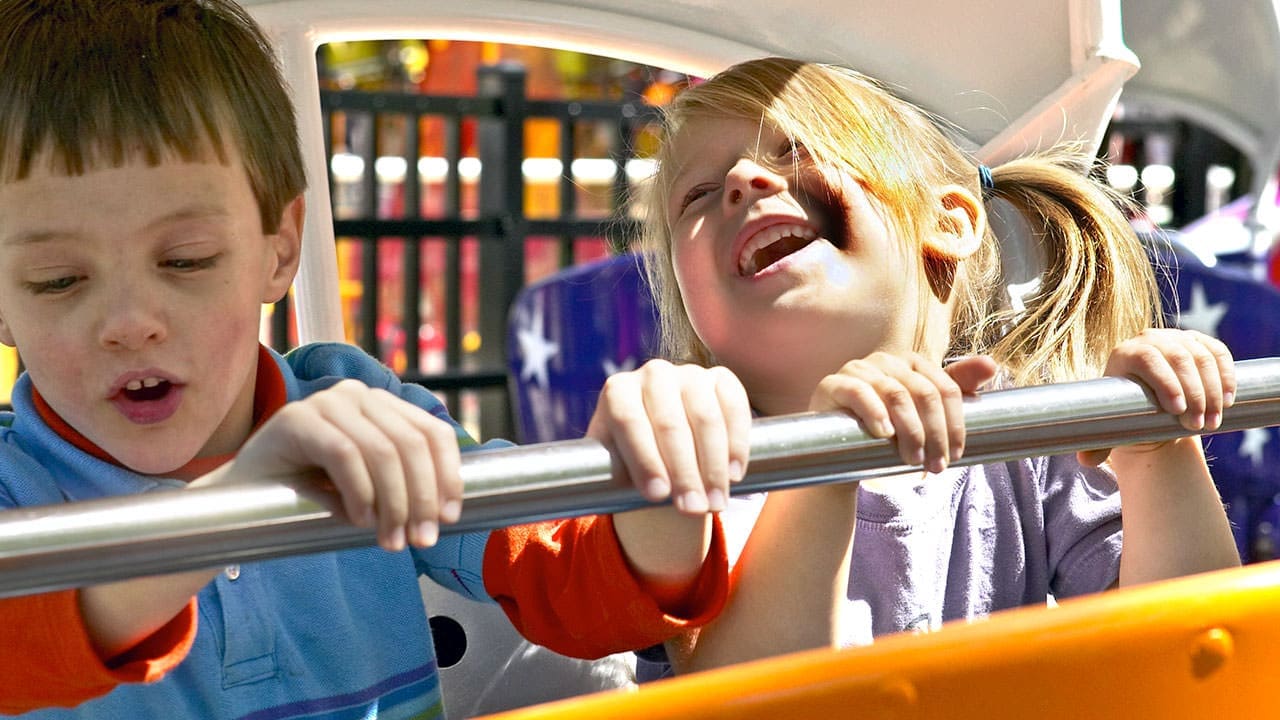 Des hélicoptères pour les enfants au parc du lac Canobie