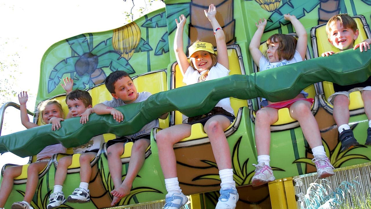 Manège pour enfants Jungle Bounce au parc du lac Canobie