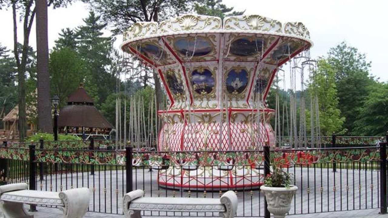 Alpine swing kids ride at Canobie Lake Park