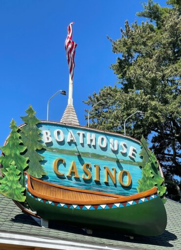 Boathouse Casino sign